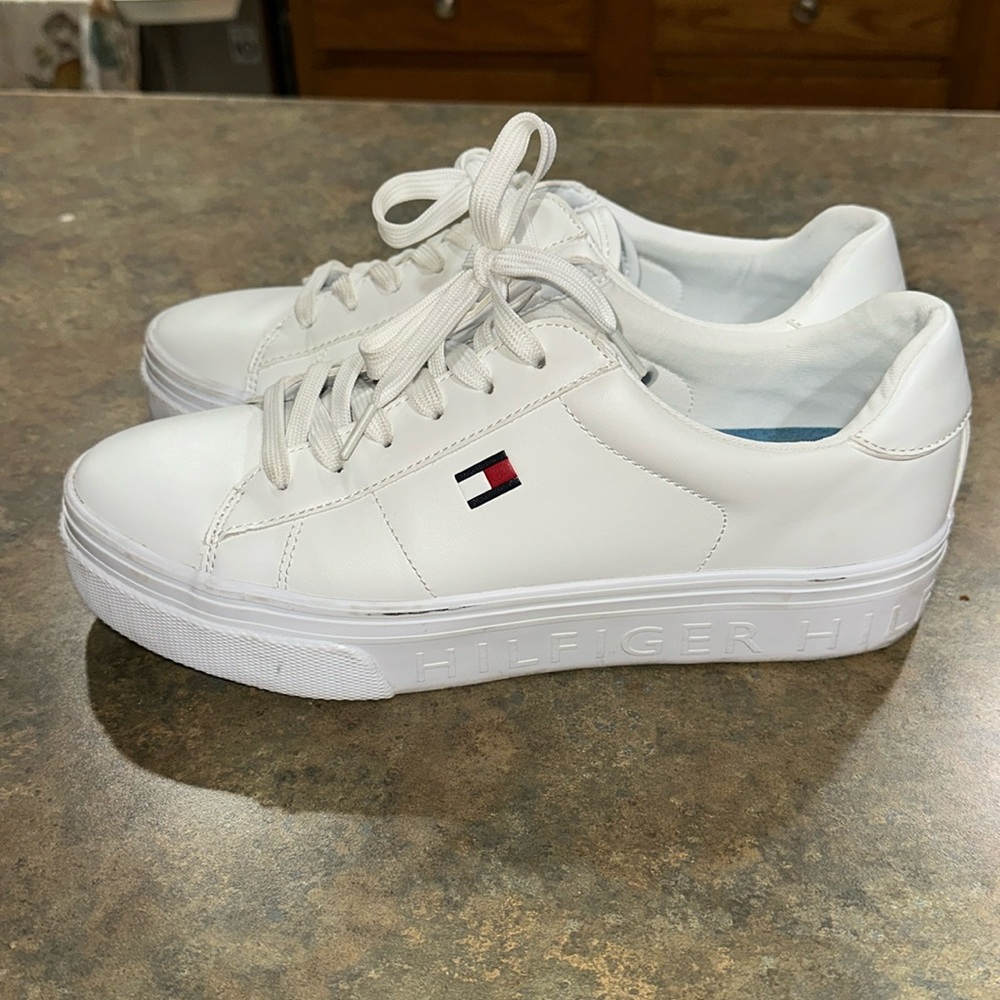 Tommy Hilfiger women’s sneakers